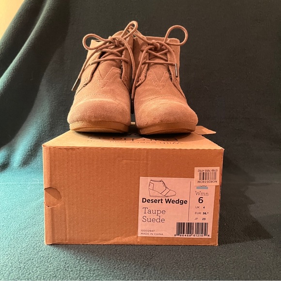 Toms Women's Desert Wedge Taupe Suede Booties - Size 6 - Picture 4 of 14
